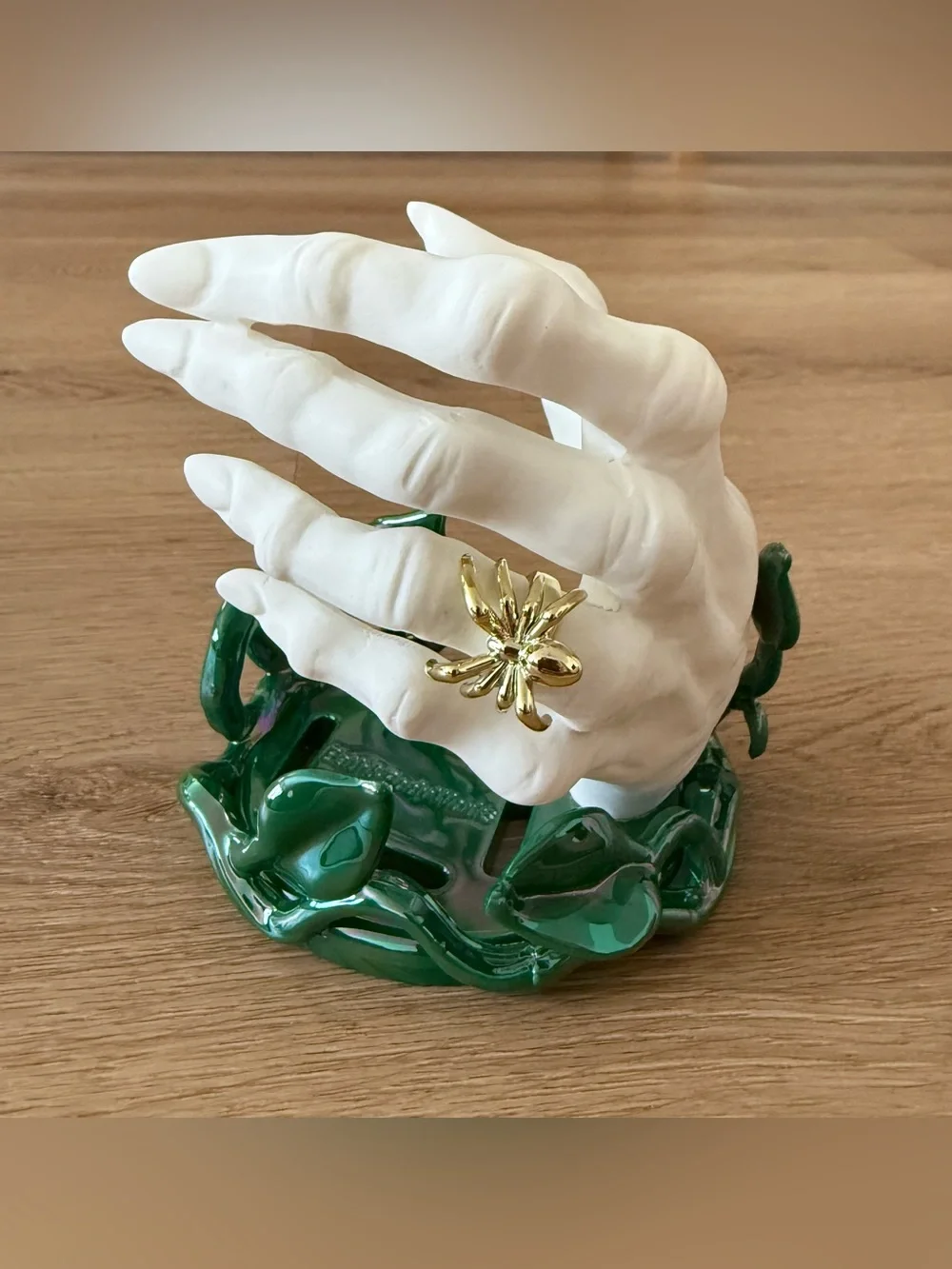 Bath & body works Witch hand foaming soap holder